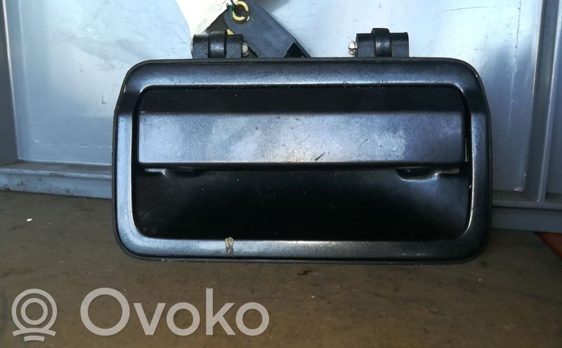 Manecilla externa puerta delantera