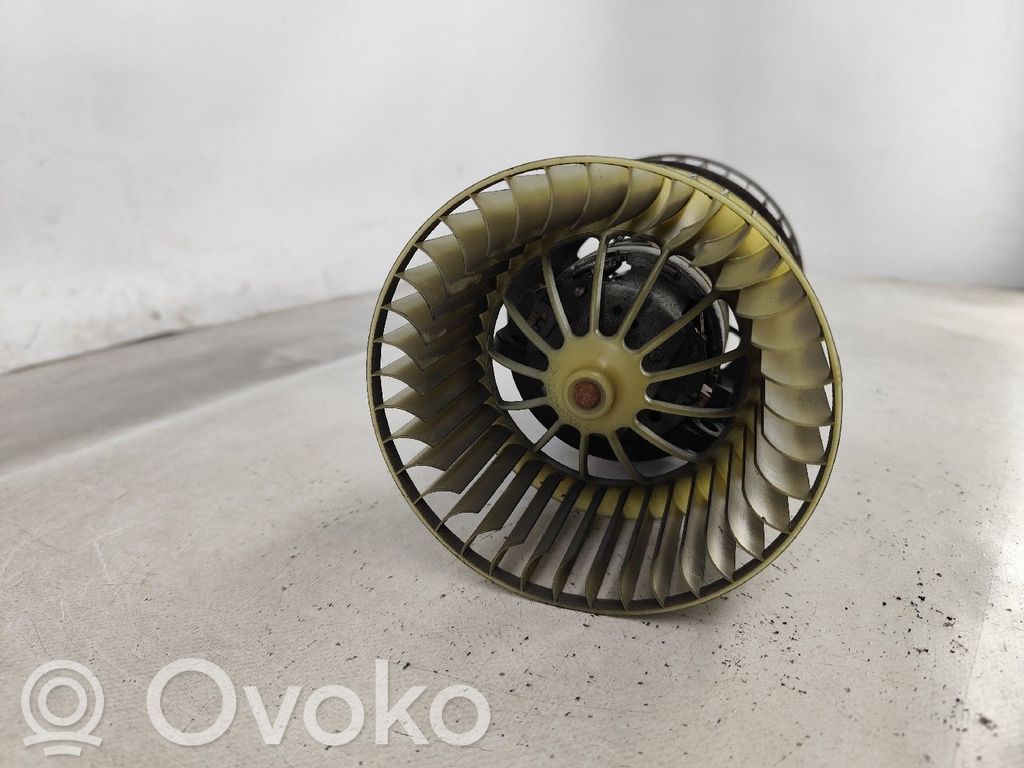 BMW 3 E36 Pečiuko ventiliatorius/ putikas 