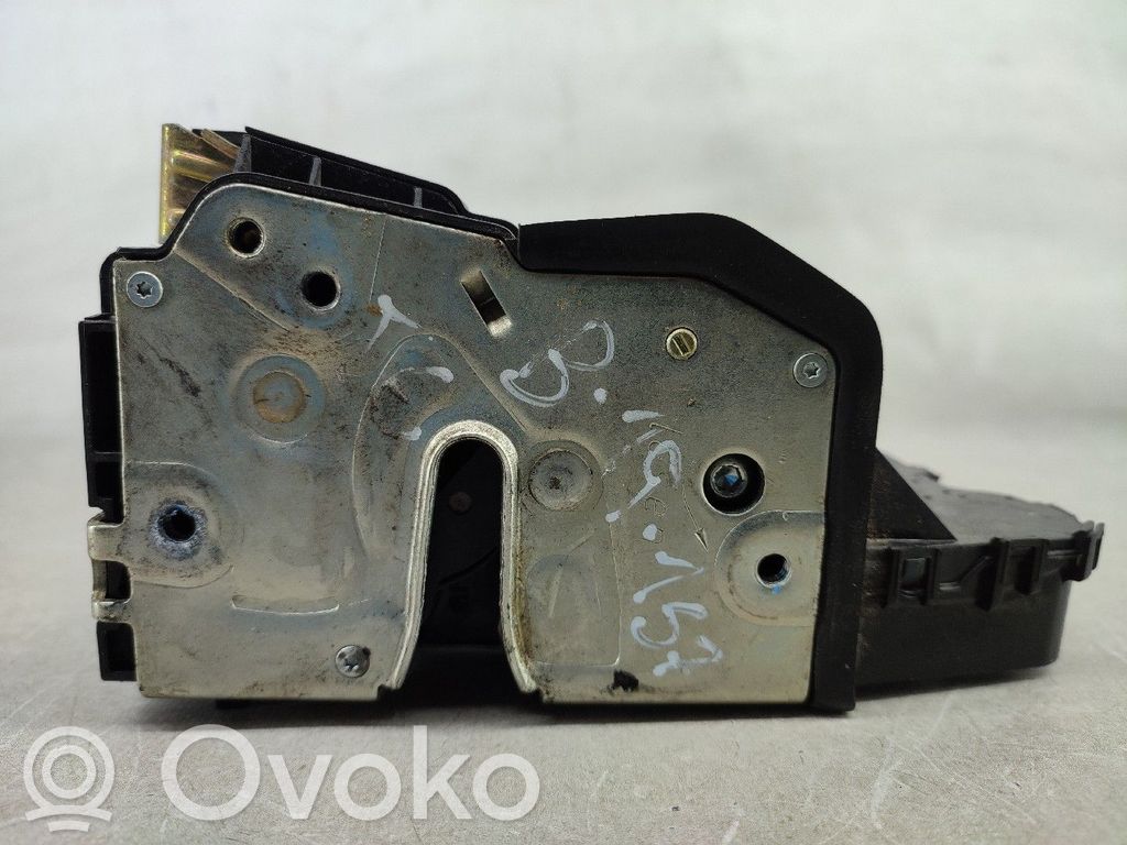 Rear door lock   7PINOS