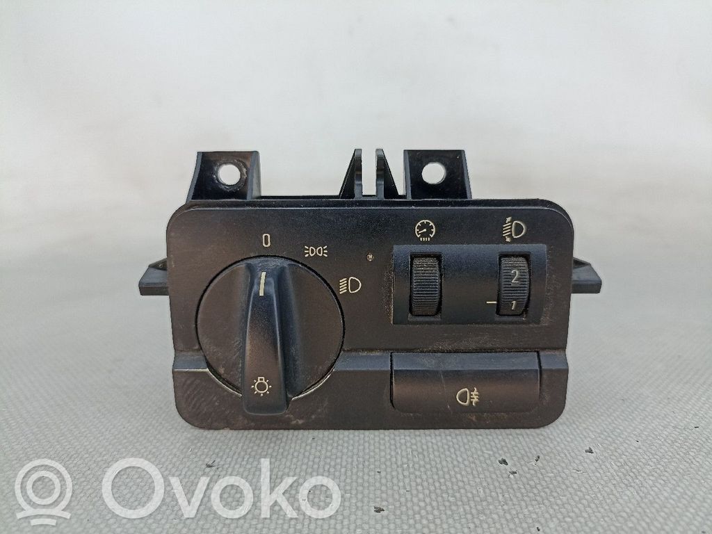 Light switch   61314108585