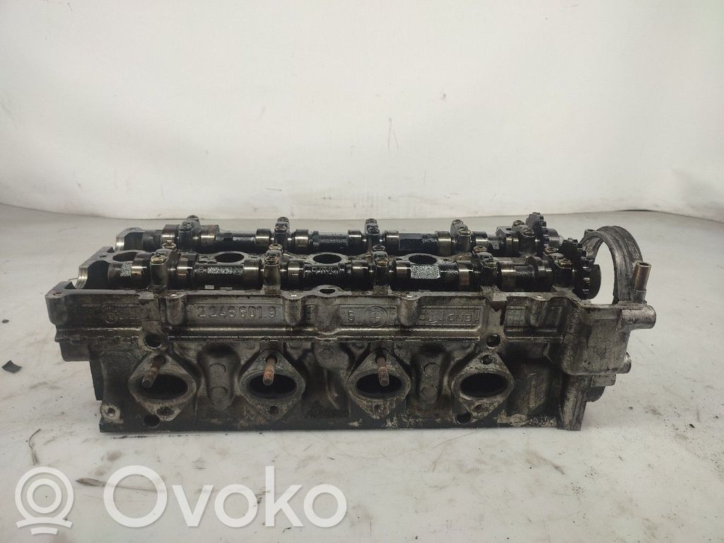 Culata del motor   2246601,22466019