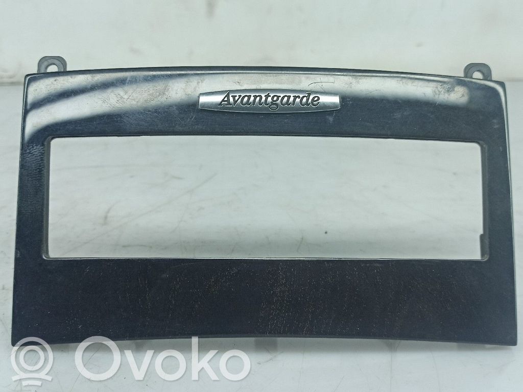 Mercedes-Benz E W212 Konsola środkowa / Radio / GPS