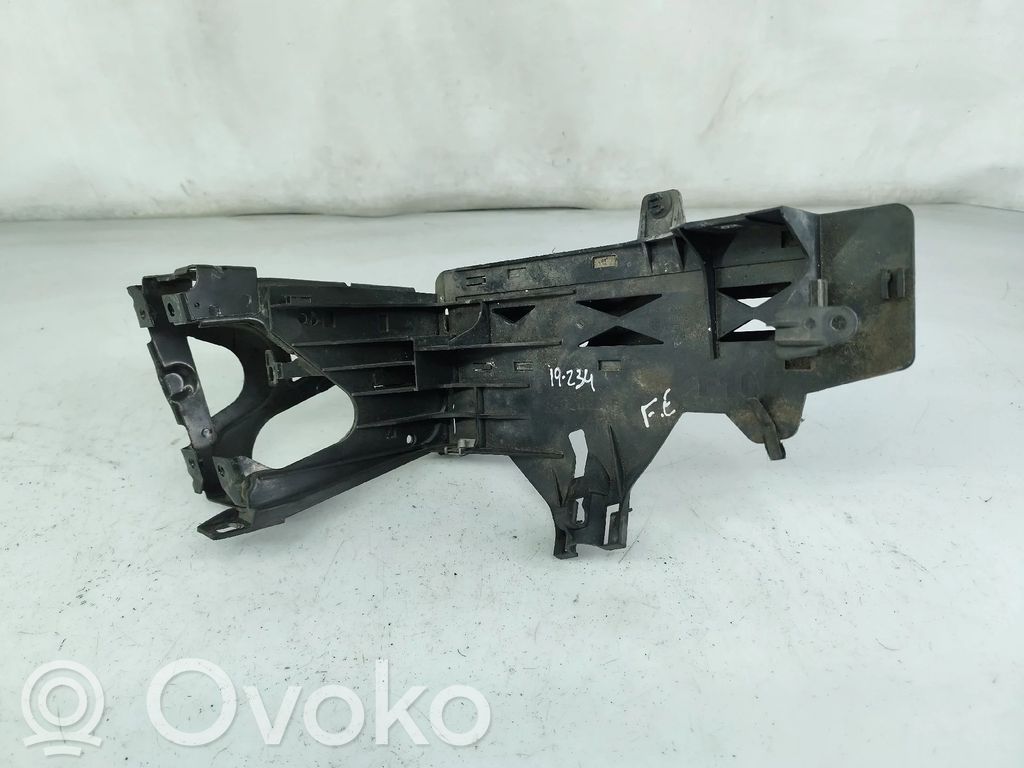 BMW 5 F10 F11 Moulure sous phares 