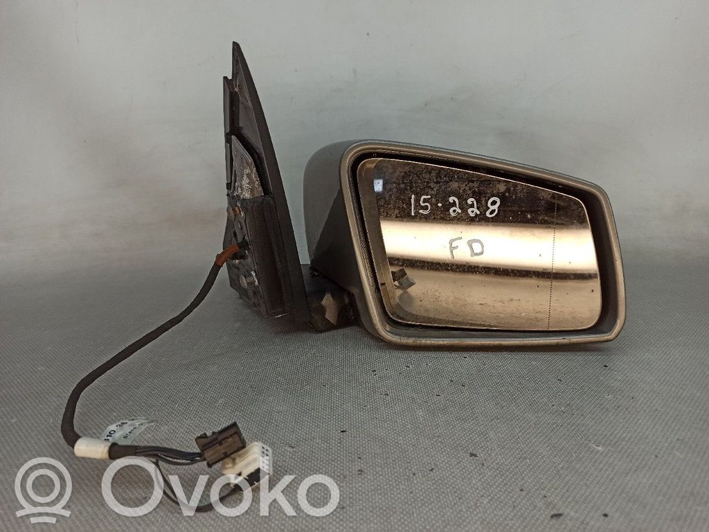 Mercedes-Benz C W204 Rétroviseur électrique de porte avant