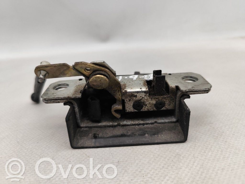 Volkswagen Polo IV 9N3 Serratura esterna portellone