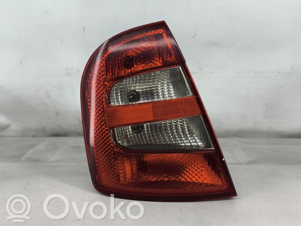 Skoda Fabia Mk1 (6Y) Feux arrière sur hayon