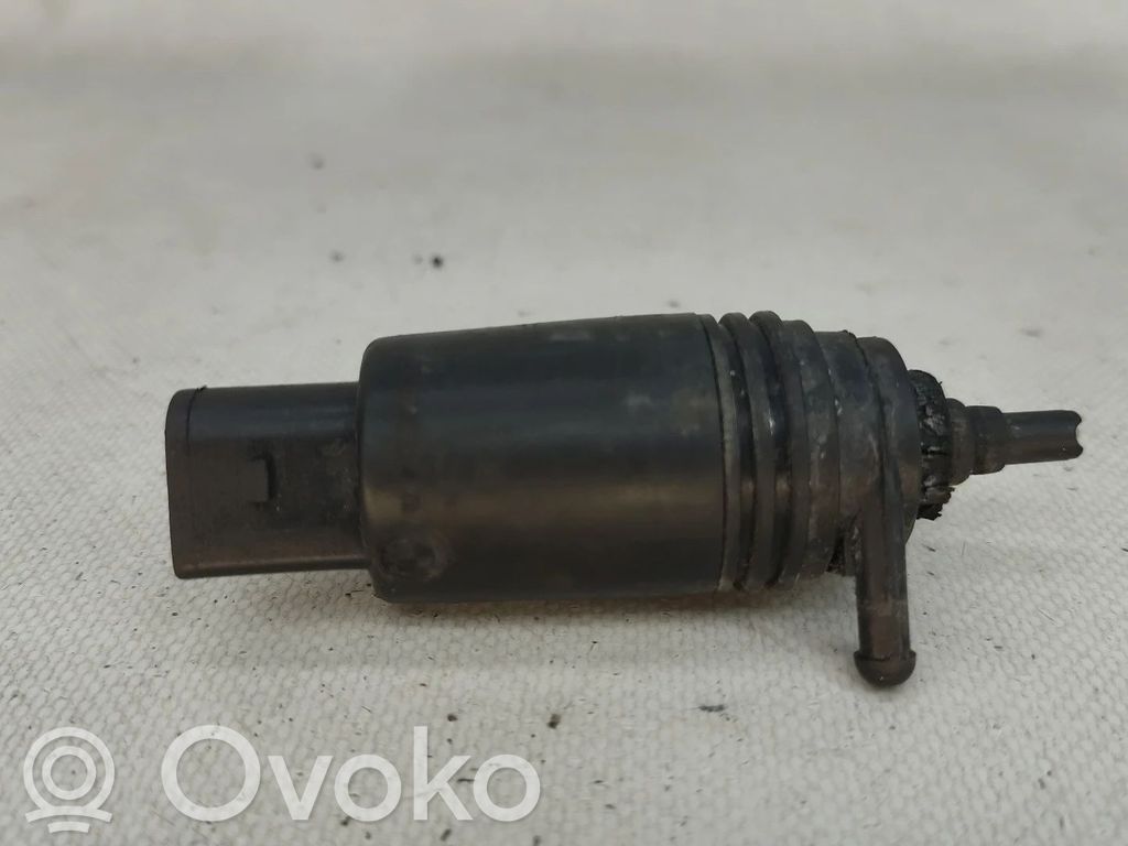 Windscreen/windshield washer pump   67128377612,2PINOS,8377612