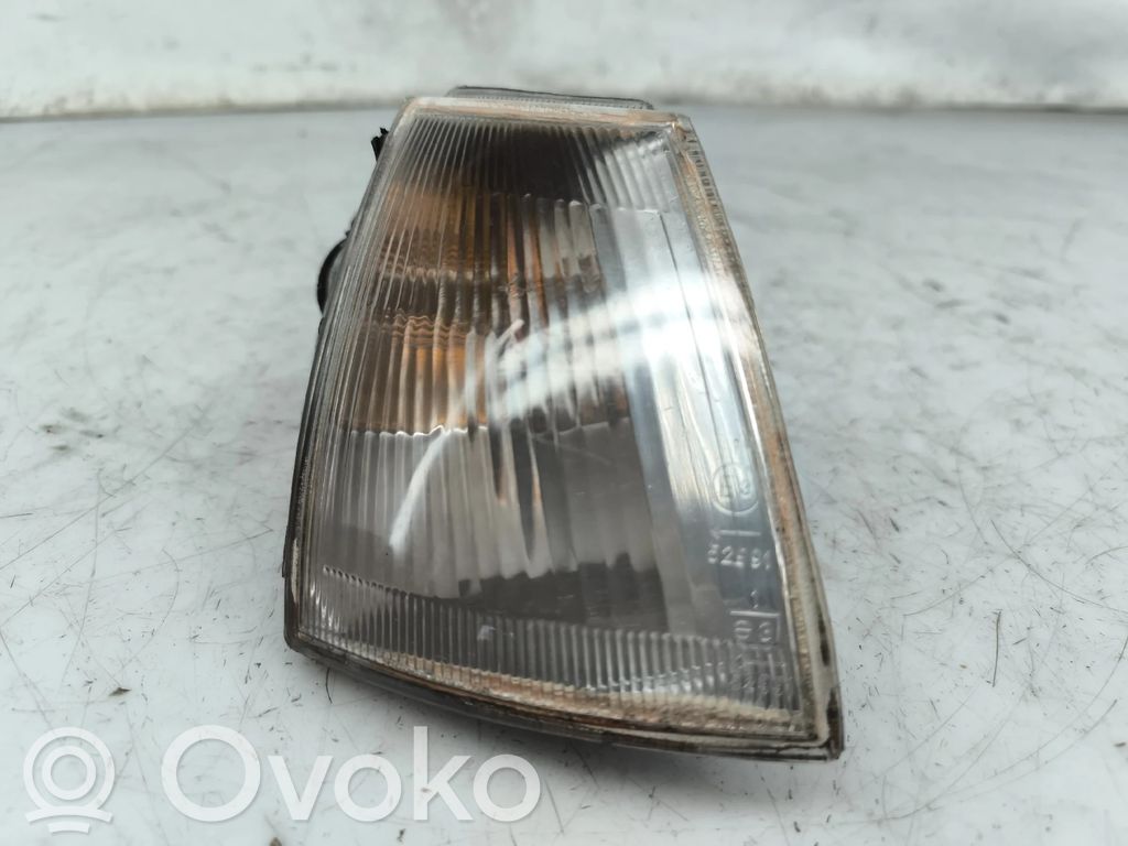 Renault Clio I Front bumper turn signal