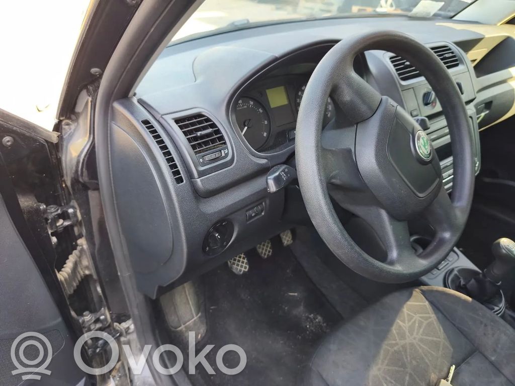 Skoda Fabia Mk2 (5J) Armaturenbrett Cockpit 