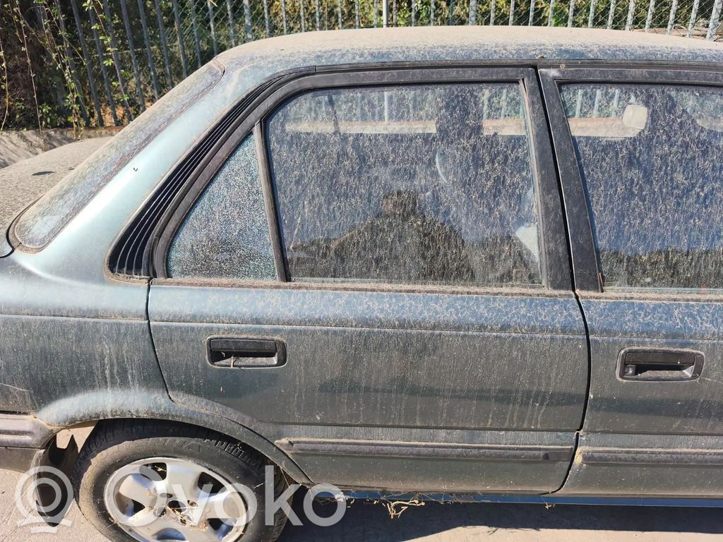 Toyota Corolla E90 Takaovi 