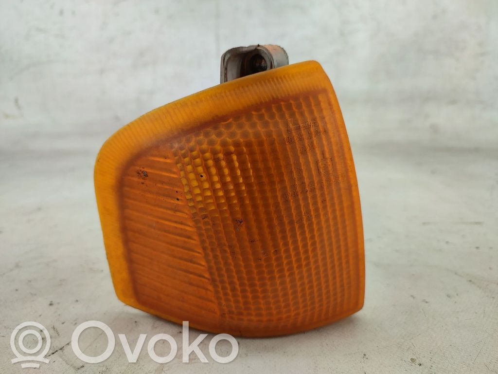 Ford Escort Etupuskurin suuntavilkku 