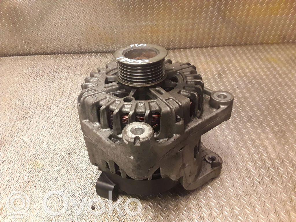 BMW 3 F30 F35 F31 Generatorius 