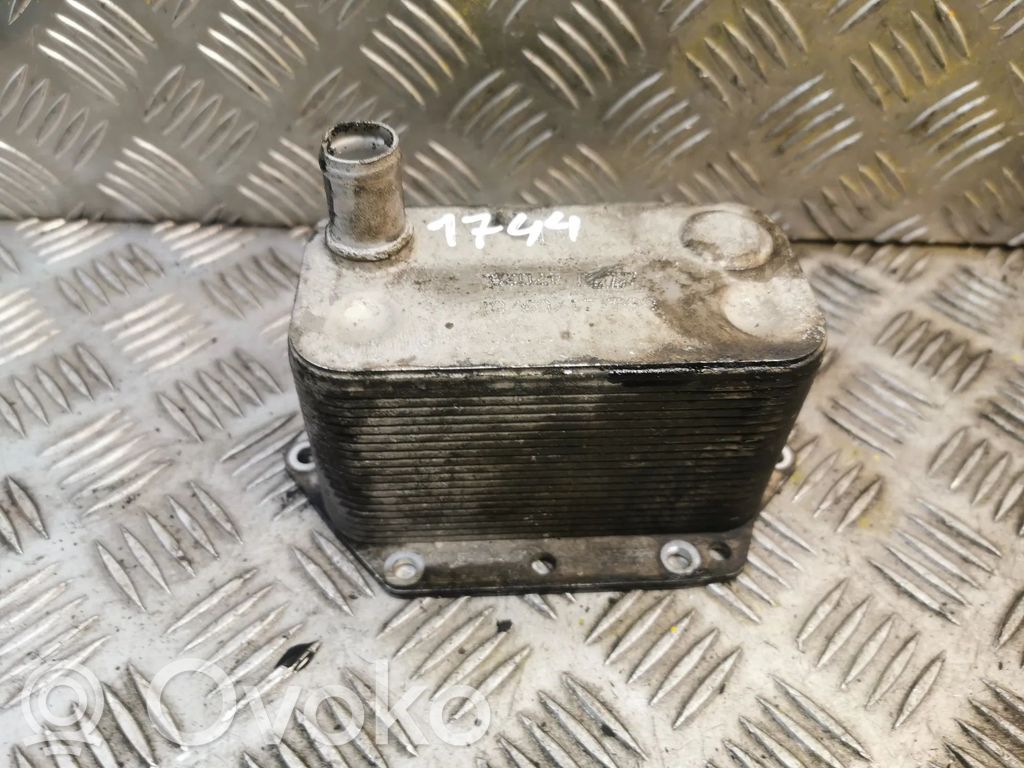 Dzinēja eļļas radiators