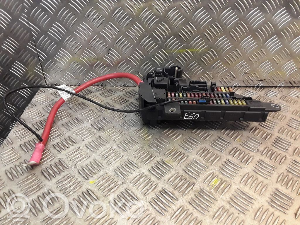 Fuse box set   6906618