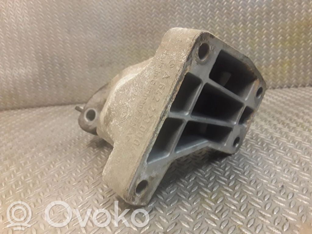 Engine mounting bracket   A6422230004,6422230004