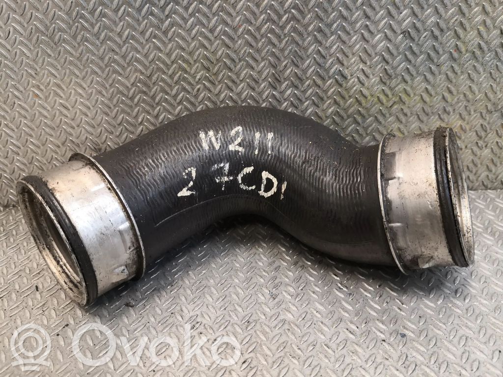 Mercedes-Benz E W211 Furtun/conductă intercooler 