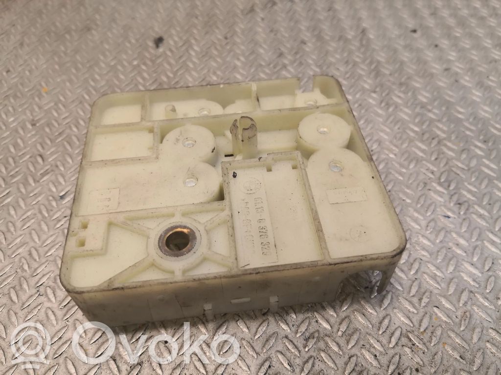 BMW 3 E46 Fuse module 
