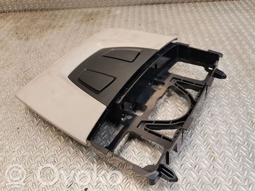 BMW 1 F20 F21 Światło fotela przedniego 