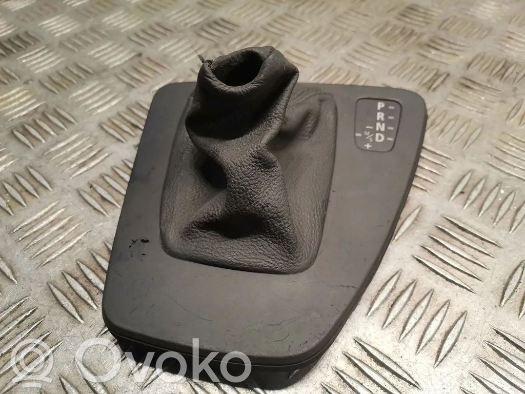 Contour de levier de vitesses   7155646