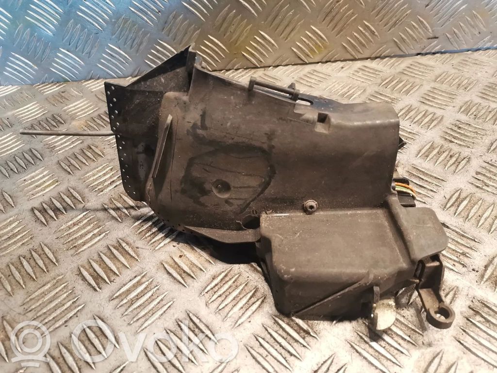 Front door lock   8352165