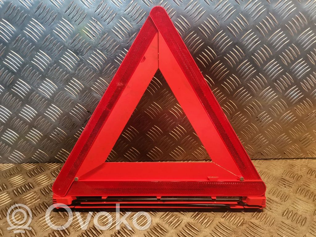 Mercedes-Benz C W204 Työkalupakki 