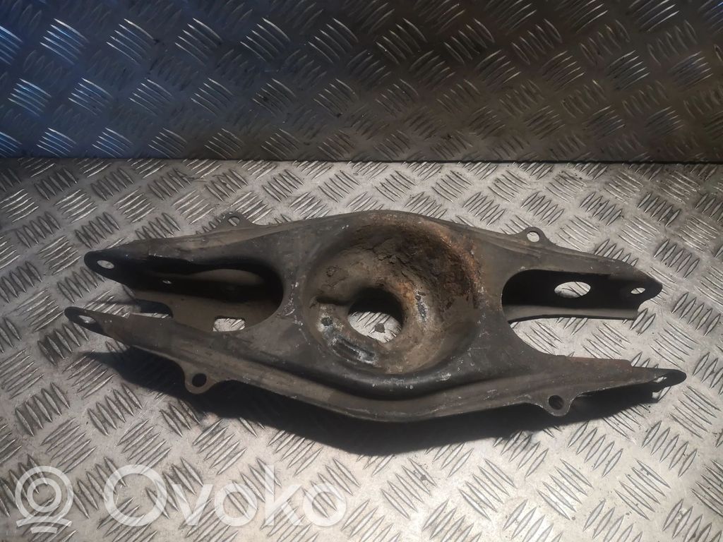 Mercedes-Benz C W204 Querlenker Achsschenkel hinten 
