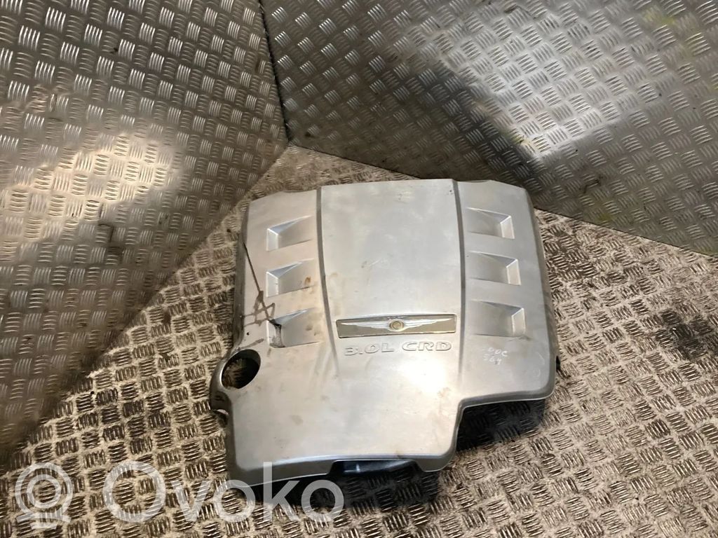 Chrysler 300 - 300C Engine cover (trim) 