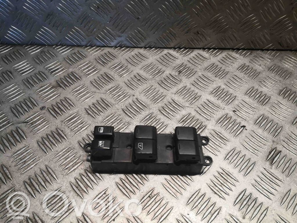 Subaru Forester SH Electric window control switch 