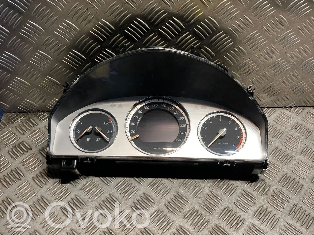 Mercedes-Benz C W204 Licznik / Prędkościomierz 