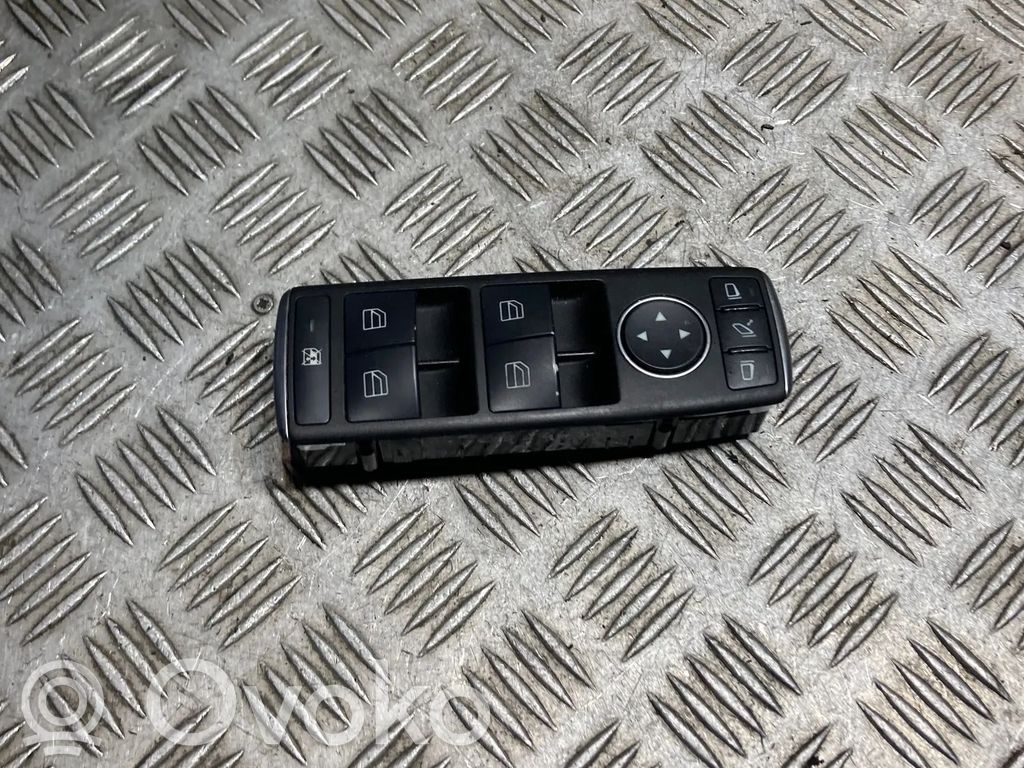 Mercedes-Benz C W204 Electric window control switch 