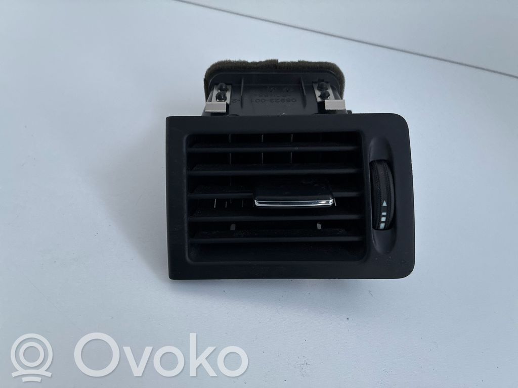 Mercedes-Benz C W204 Grilă ventilație/ramă laterală bord 