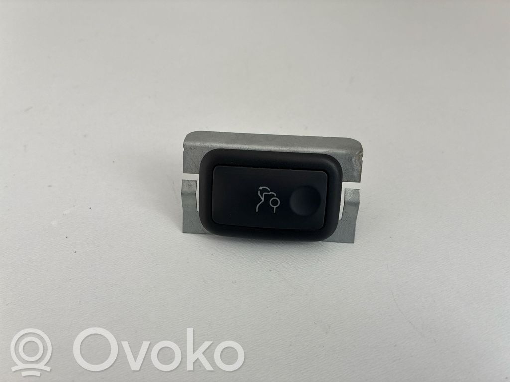 Mercedes-Benz C W204 Przełącznik / Przycisk otwierania klapy bagażnika 