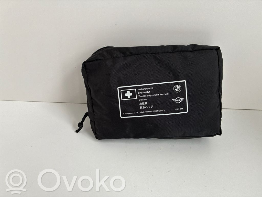 BMW 4 F36 Gran coupe First aid kit 