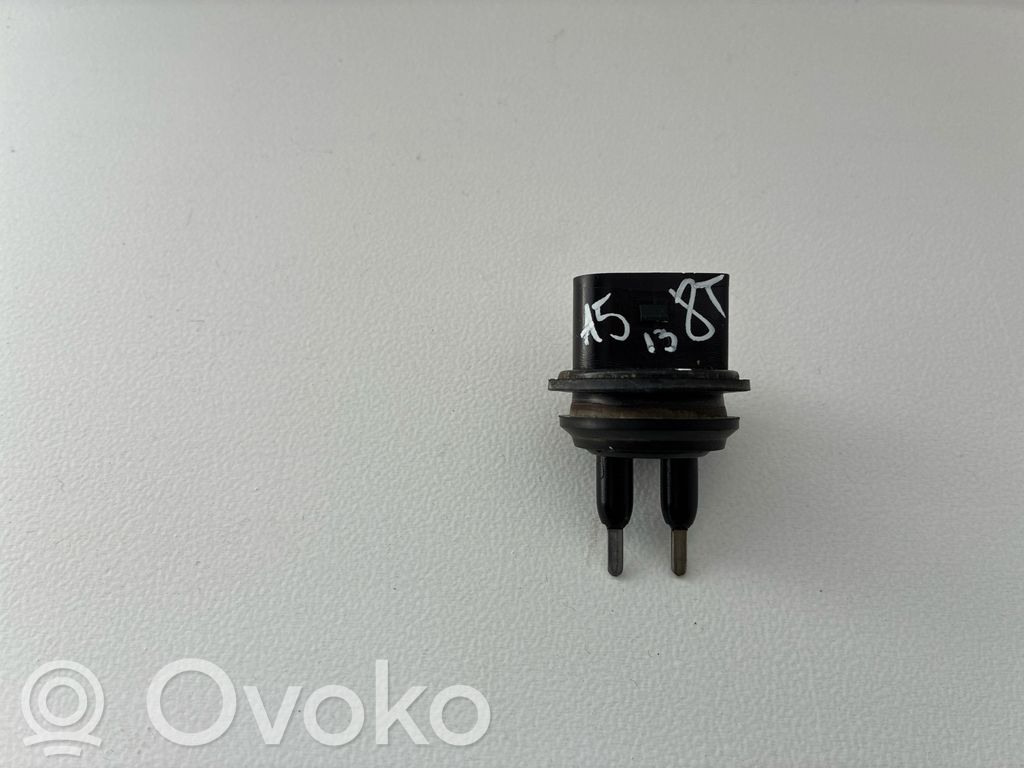 Audi A5 8T 8F Windshield washer fluid level sensor 