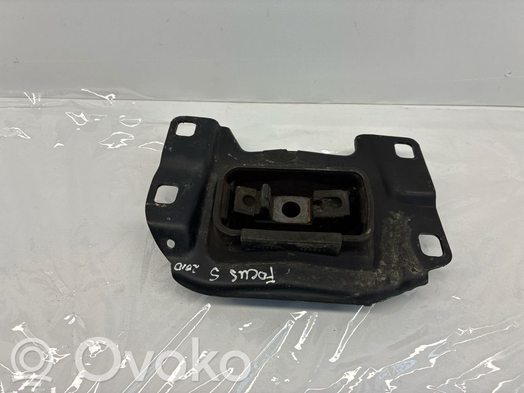 Ford Focus Engine mount bracket 
