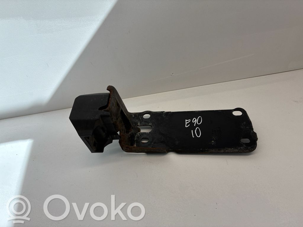 BMW 3 E90 E91 Radiator mount bracket 