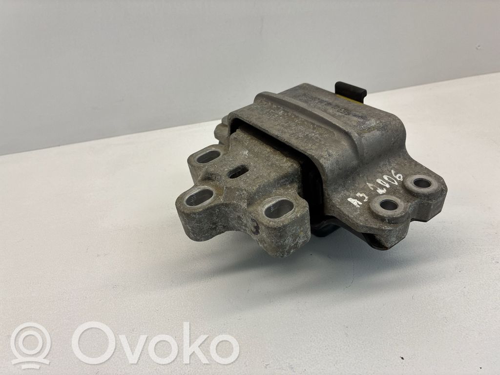 Audi A3 S3 8P Engine mount bracket 