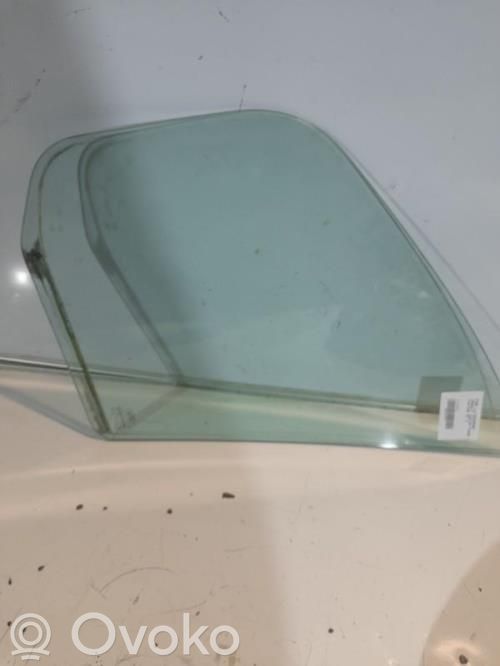 Front triangle window/glass