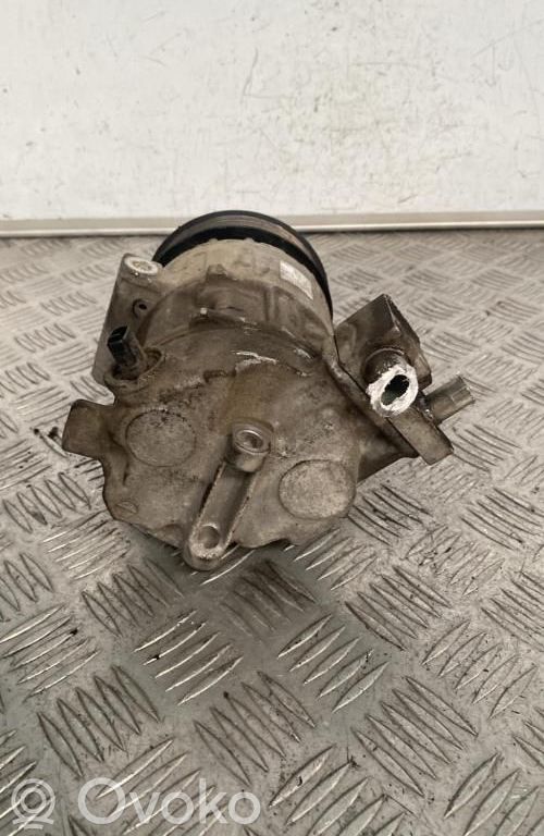 Ilmastointilaitteen kompressorin pumppu (A/C)   93190815