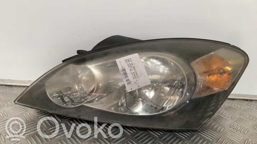 KIA Pro Cee'd I Faro delantero/faro principal