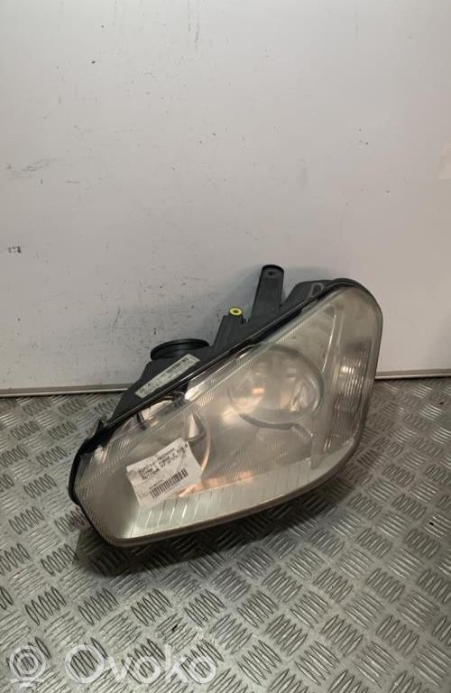 Ford C-MAX I Faro/fanale
