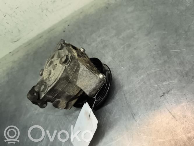 Jaguar XF X250 Pompe direction assistée