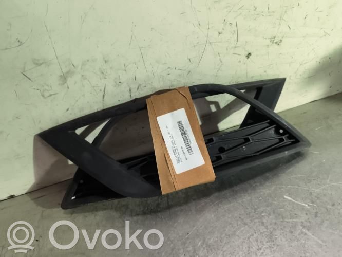 Seat Ibiza IV (6J,6P) Grille antibrouillard avant