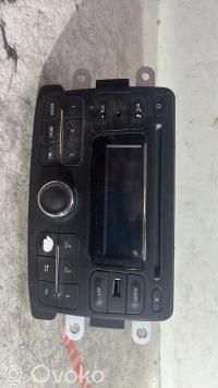 Dacia Duster Panel / Radioodtwarzacz CD/DVD/GPS 