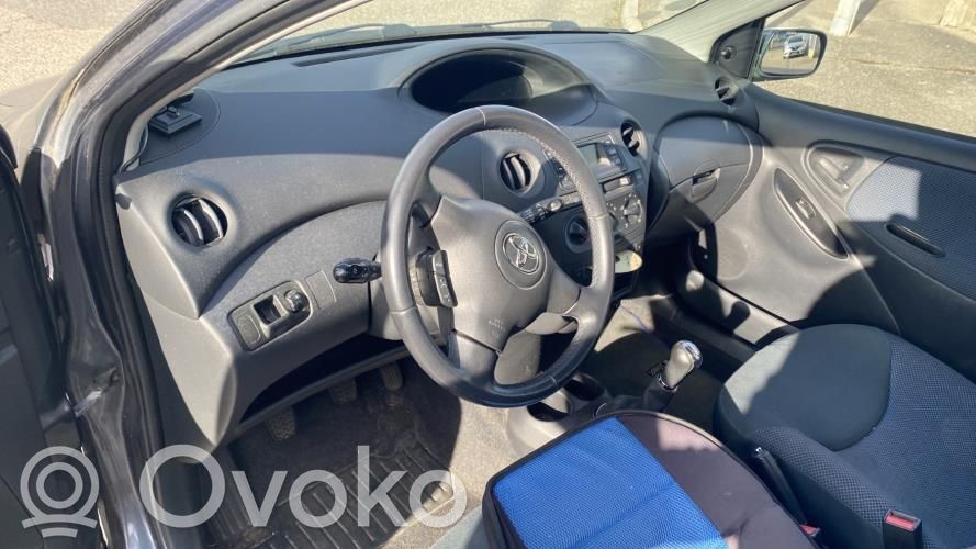 Toyota Yaris Ammortizzatore anteriore con molla elicoidale