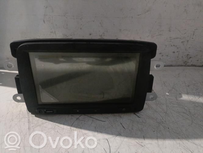 Dacia Logan II Panel / Radioodtwarzacz CD/DVD/GPS 