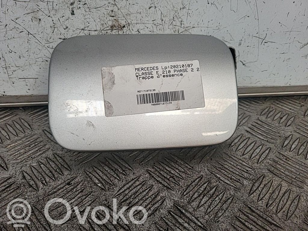 Polttoainesäiliön korkki   2107500106