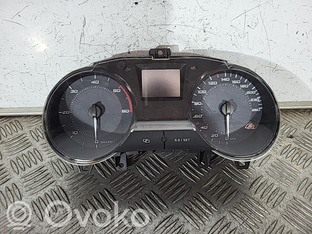 Geschwindigkeitsmesser Cockpit