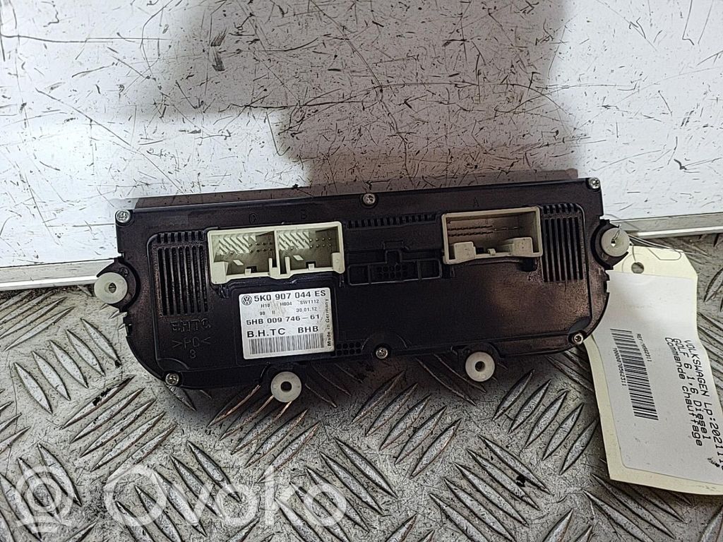 Volkswagen Golf VI Panel klimatyzacji
