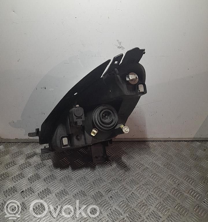 Citroen Xsara Picasso Phare frontale 